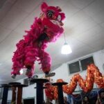 ARGENTINA-HAEDO-DANZA DEL LEON SOBRE POSTES