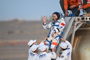 CHINA-JIUQUAN-SHENZHOU-22-ATERRIZAJE