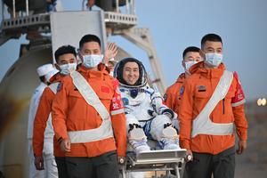 CHINA-JIUQUAN-SHENZHOU-22-ATERRIZAJE
