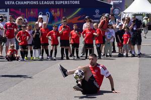 HUNGRIA-BUDAPEST-FUTBOL-LIGA DE CAMPEONES DE LA UEFA-AFICIONADOS