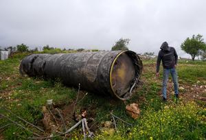 MEDIO ORIENTE-CISJORDANIA-RAMALLAH-RESTOS DE MISIL