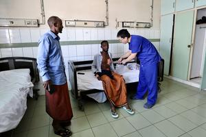 YIBUTI-CIUDAD DE YIBUTI-EQUIPO MEDICO CHINO