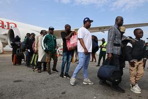 GHANA-ACCRA-SUDAFRICA-CIUDADANOS-EVACUACION-LLEGADA