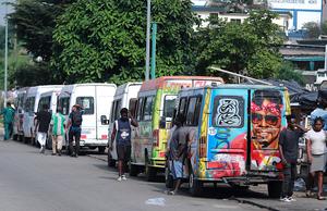 COTE D'IVOIRE-ABIYAN-MINIBUS-CALLE