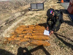 FILIPINAS-CIUDAD DE PASAY-AEROPUERTO INTERNACIONAL-ARTEFACTOS EXPLOSIVOS ANTIGUOS