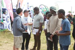 ZIMBABUE-MASHONALANDIA ESTE-FERIA DE EMPLEO-EMPRESAS CHINAS-JOVENES ZIMBABUENSES