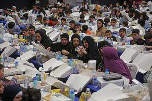 LIBANO-BEIRUT-IFTAR A GRAN ESCALA