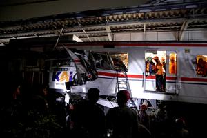 INDONESIA-BEKASI-TREN-ACCIDENTE-NUMERO DE MUERTOS