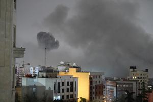 IRAN-TEHERAN-EXPLOSIONES-HUMO