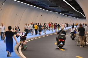 CHINA-FUJIAN-FUZHOU-INSTALACIONES PUBLICAS-REFRESCAMIENTO