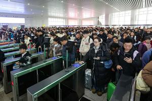 CHINA-VACACIONES POR EL AÑO NUEVO CHINO-FERROCARRIL-121 MILLONES DE VIAJES DE PASAJEROS