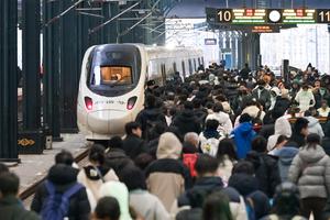 CHINA-VACACIONES POR EL AÑO NUEVO CHINO-FERROCARRIL-121 MILLONES DE VIAJES DE PASAJEROS