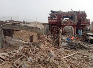 PAKISTAN-PROVINCIA DE KHYBER PAKHTUNKHWA-PUESTO DE SEGURIDAD-ATENTADO SUICIDA CON BOMBA
