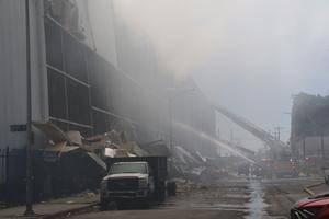 EEUU-LOS ANGELES-INCENDIO EN BODEGA