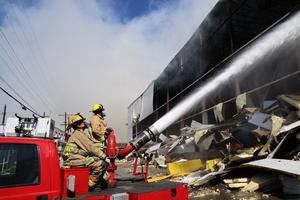 EEUU-LOS ANGELES-INCENDIO EN BODEGA