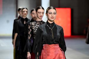 MACEDONIA DEL NORTE-SKOPIE-MODA-GALA "NOCHE DE CHINA"