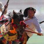 CHINA-QINGHAI-YUSHU-FESTIVAL DE CARRERAS DE CABALLOS