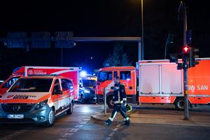 ALEMANIA-BERLIN-EMBESTIDA DE VEHICULO