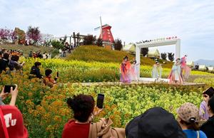 CHINA-SHAANXI-HANZHONG-ALDEAS-FLORES-TURISMO