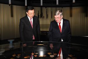 SUIZA-LAUSANA-XINHUA-FU HUA-THOMAS BACH-REUNION