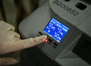 CHINA-GUIZHOU-FERROCARRIL DE ALTA VELOCIDAD-VIAJES DE MASCOTAS