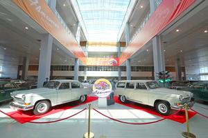 BIELORRUSIA-MINSK-EXPOSICION DE AUTOMOVILES ANTIGUOS