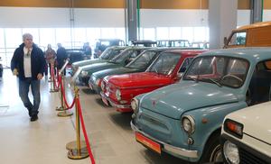 BIELORRUSIA-MINSK-EXPOSICION DE AUTOMOVILES ANTIGUOS