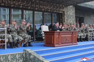 RPDC-KIM JONG UN-ENTRENAMIENTO DE UNIDADES DE OPERACIONES ESPECIALES-SUPERVISION