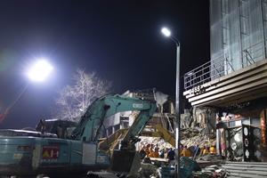 CHINA-HEILONGJIANG-HAILIN-DERRUMBE DE UN EDIFICIO-RESCATE