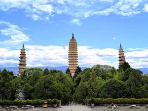 CHINA-YUNNAN-DALI-TRES PAGODAS