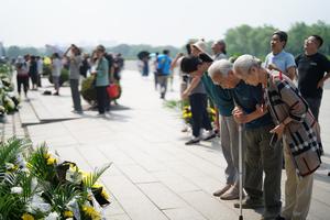 CHINA-HEBEI-TANGSHAN-TERREMOTO-50 ANIVERSARIO-MEMORIAL