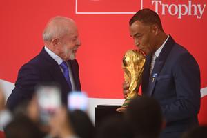 BRASIL-BRASILIA-LULA DA SILVA-COPA MUNDIAL DE LA FIFA-GIRA DEL TROFEO