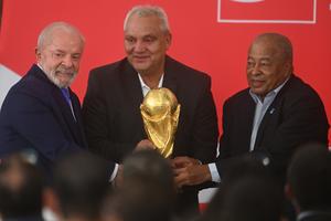 BRASIL-BRASILIA-LULA DA SILVA-COPA MUNDIAL DE LA FIFA-GIRA DEL TROFEO