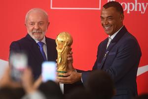 BRASIL-BRASILIA-LULA DA SILVA-COPA MUNDIAL DE LA FIFA-GIRA DEL TROFEO