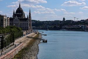 HUNGRIA-BUDAPEST-DANUBIO-RECORD DE DESCENSO