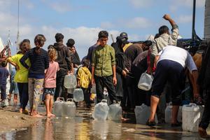 MEDIO ORIENTE-CIUDAD DE GAZA-AGUA-ESCASEZ DE FONDOS