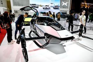 INDONESIA-TANGERANG-GIIAS-SALON DEL AUTOMOVIL-DIA EXCLUSIVO PARA LOS MEDIOS DE COMUNICACION