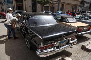 EGIPTO-CAIRO-AUTOMOVILES ANTIGUOS-EXPOSICION