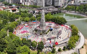 CHINA-GUIZHOU-QIANNAN-70 ANIVERSARIO-DESFILE