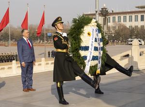 CHINA-BEIJING-PRESIDENTE URUGUAYO-MONUMENTO-TRIBUTO
