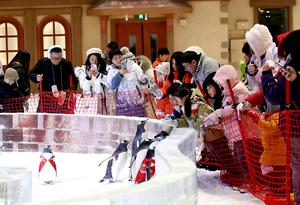 CHINA-SHANGHAI-MUNDO DE HIELO Y NIEVE EN INTERIOR