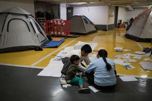 ISRAEL-TEL AVIV-REFUGIO SUBTERRANEO-VIDA COTIDIANA