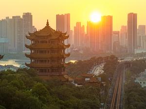 CHINA-HUBEI-WUHAN-BRILLO DEL ATARDECER