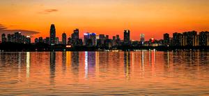 CHINA-HUBEI-WUHAN-BRILLO DEL ATARDECER