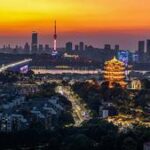 CHINA-HUBEI-WUHAN-BRILLO DEL ATARDECER