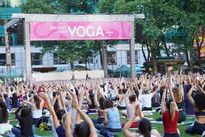 EEUU-NUEVA YORK-TEMPORADA DE VERANO-ACTIVIDADES AL AIRE LIBRE-CLASE DE YOGA
