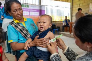 LAOS-LUANG PRABANG-CHINA-UNICEF-LUCHA CONTRA LA DESNUTRICION INFANTIL