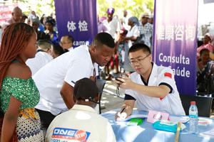 MOZAMBIQUE-MAPUTO-CHINA-EQUIPO MEDICO-SERVICIOS MEDICOS GRATUITOS