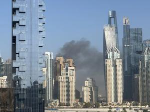 EAU-DUBAI-EDIFICIO-HUMO