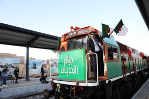 ARGELIA-BECHAR-FERROCARRIL DE TRANSPORTE PESADO DEL DESIERTO-INAUGURACION